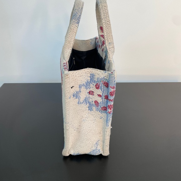 NSOD Artistic Tote Bag with Multicolor Design - Picture 2 of 3